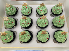Load image into Gallery viewer, Christmas Tree Cupcakes
