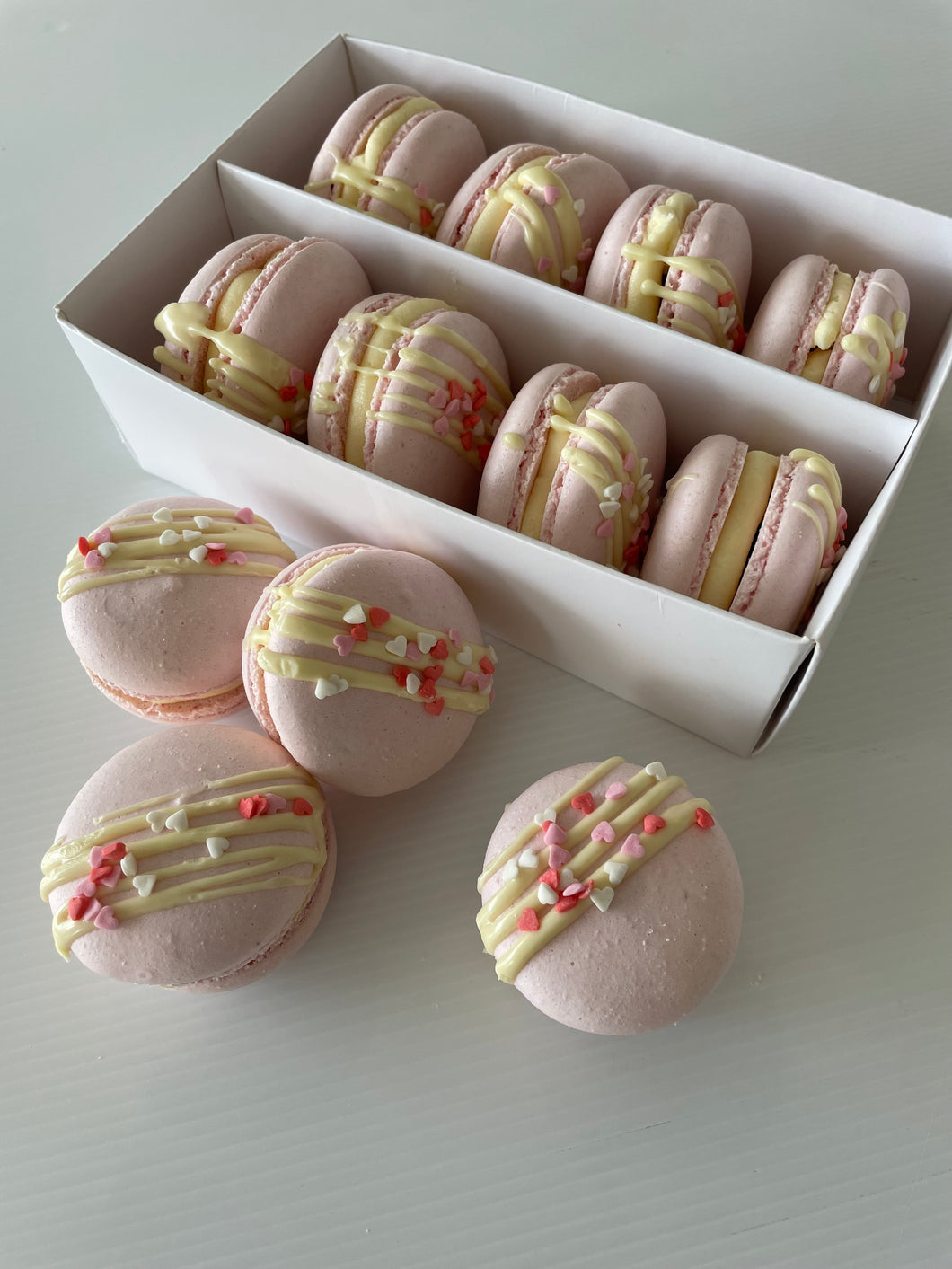 Valentines Macarons - Strawberry/White Chocolate (8 pack)